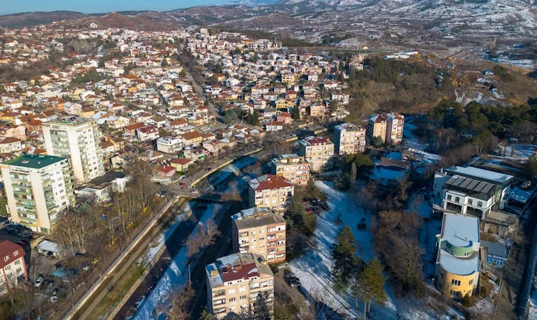 "Nora mea Mi-a Întors Fiul Împotriva Mea din Cauza Schimbului de Case"